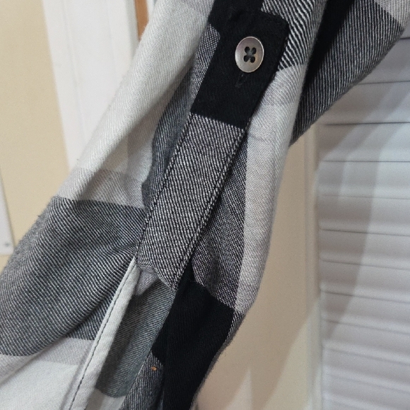 Rock & Republic Monochrome Plaid Shirt - Picture 3 of 6